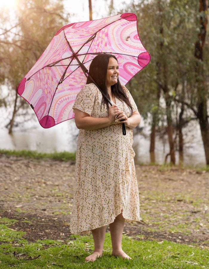 Metro - Compact Street Umbrella, Kenita Lee
