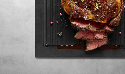 Cut &amp; Serve - 49x25cm Board w Handle &amp; Ribs, Black