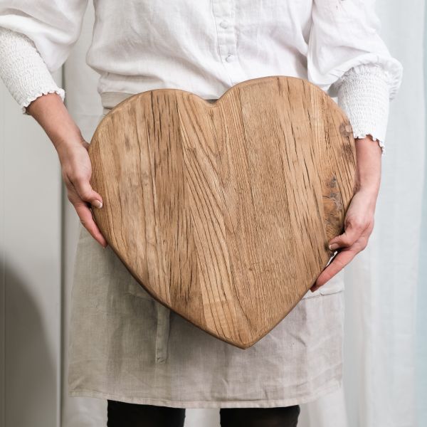 Heart - 40cm Elm Board