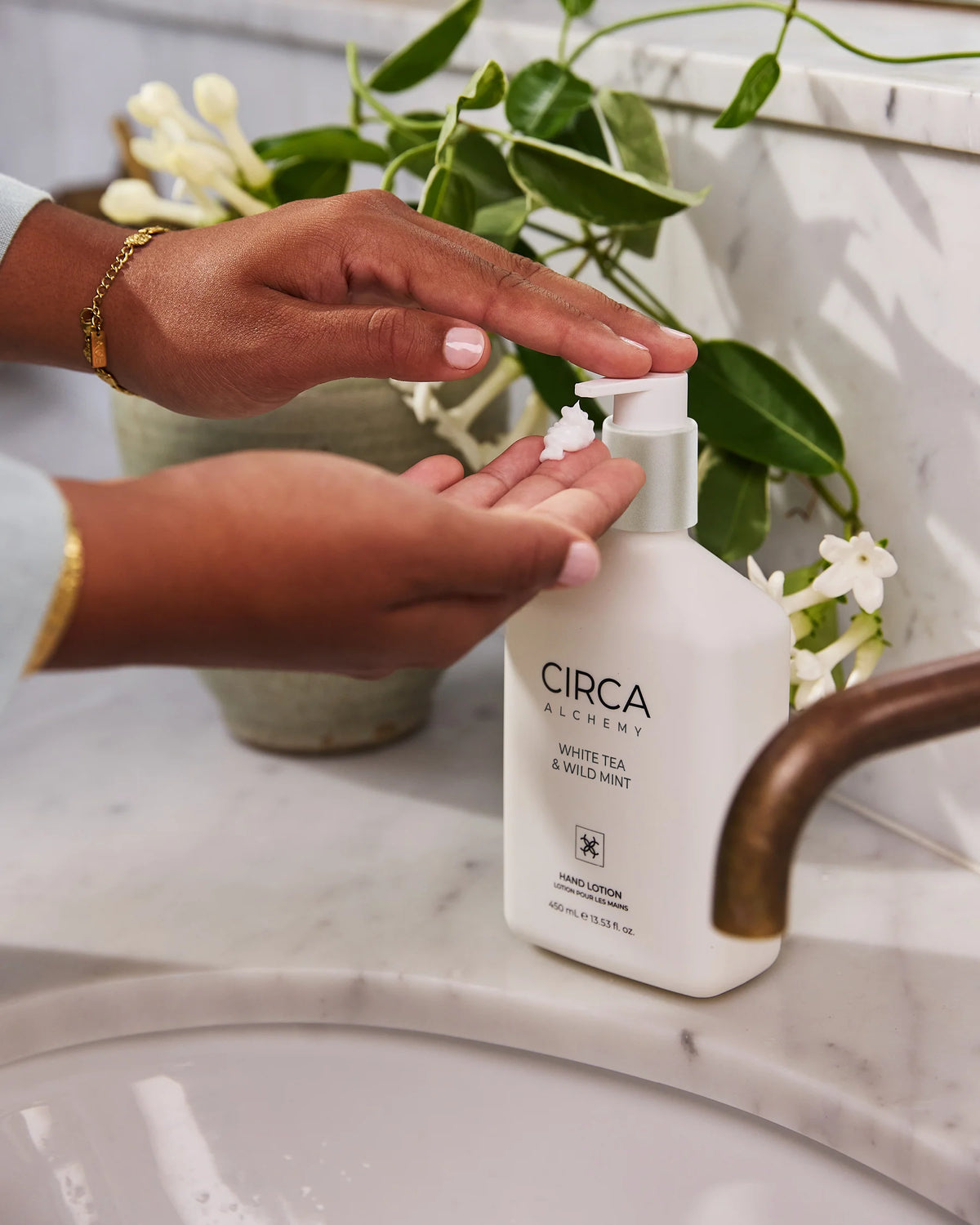 Alchemy - 450ml Hand Lotion, White Tea &amp; Wild Mint